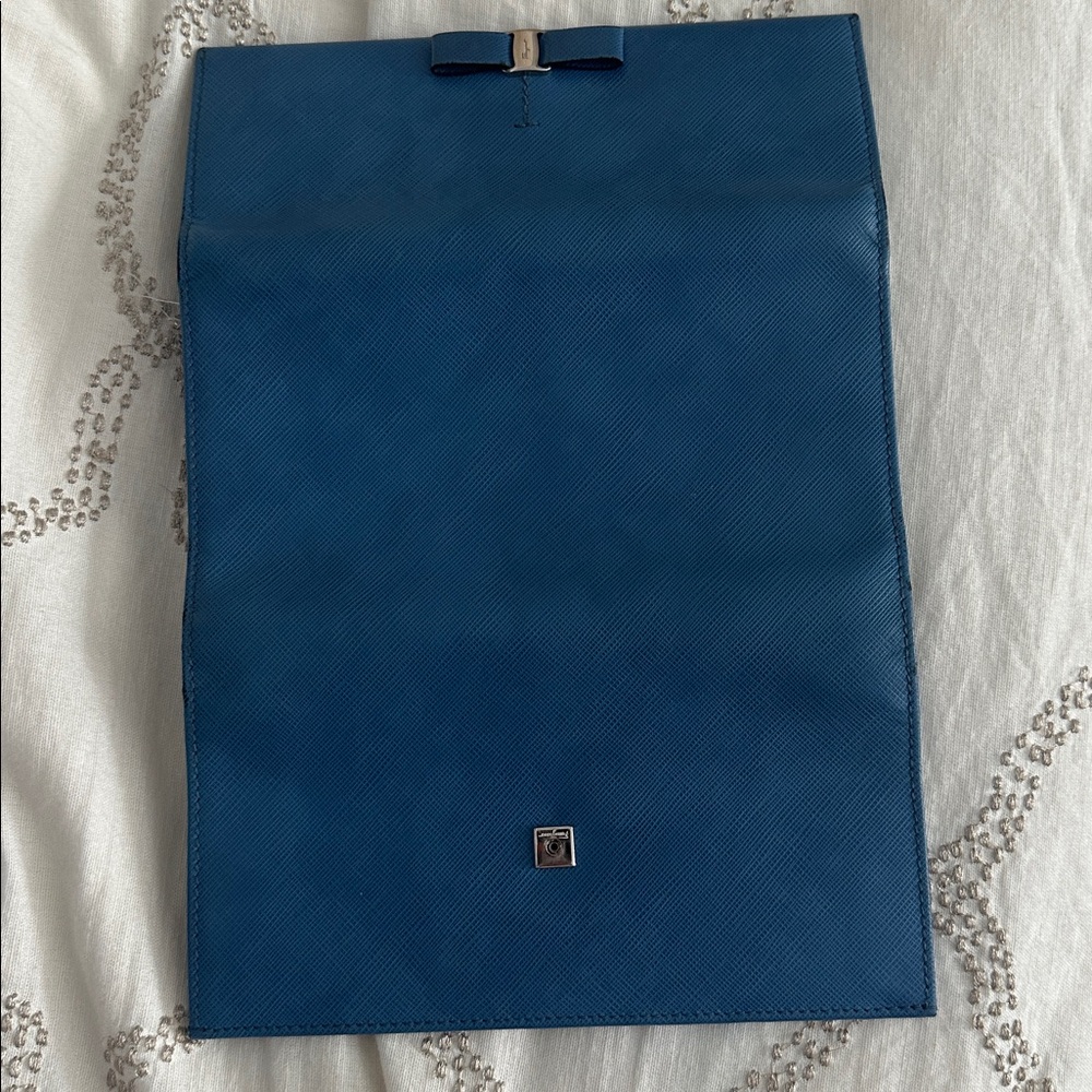 Ferragamo blue wallet bow pristine vintage trifold zip coin storage - Picture 8 of 13